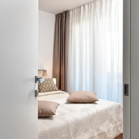 Alta Oliva With Private Parking Apartment Zadar