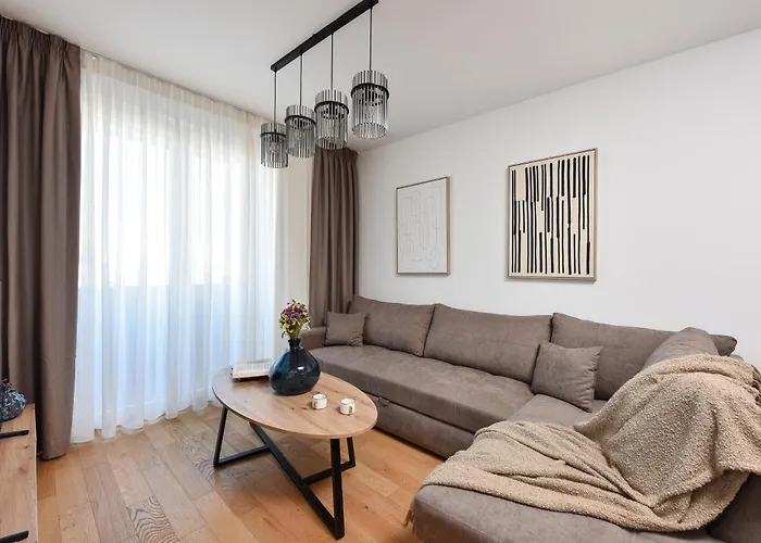 Alta Oliva With Private Parking 자다르