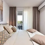公寓 Alta Oliva With Private Parking 扎达尔