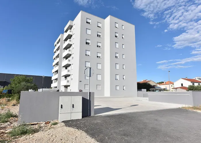 Alta Oliva With Private Parking Apartament Zadar
